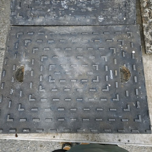 Cast iron manhole cover 665mm - iron,