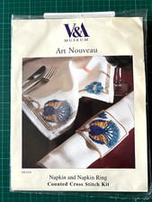 V&A Napkin & Napkin Ring Lotus