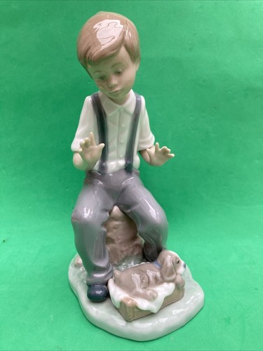 Nao lladro watching the - lladro,