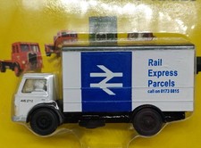 BASE TOYS 1.76 D-08  Box van in British Rail "Rail Express Parcels"  OO GAUGE