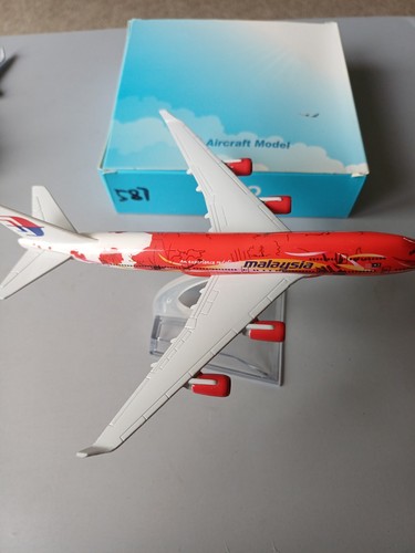 Diecast model airliner - model,