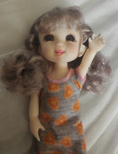 Gorgeous jointed doll - gorgeous,