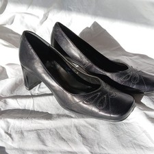 Ladies court shoes size 2 black