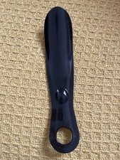 Small black plastic shoe horn