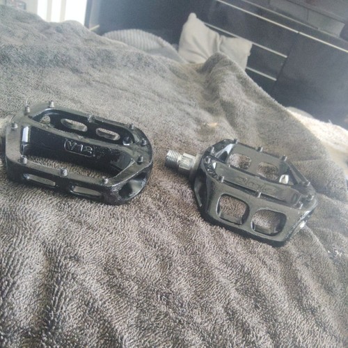 Dmr v12 pedals red - v12,