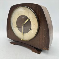 Smiths vintage 1950s Westminster chime mantle clock with key.