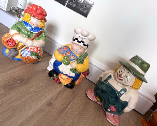 Assorted novelty ceramic - assorted,
