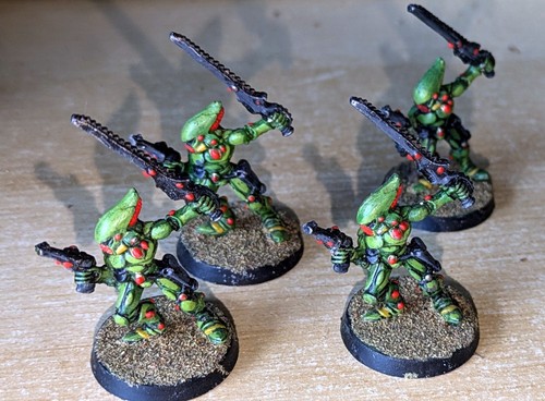 Striking scorpions eldar - scorpions,