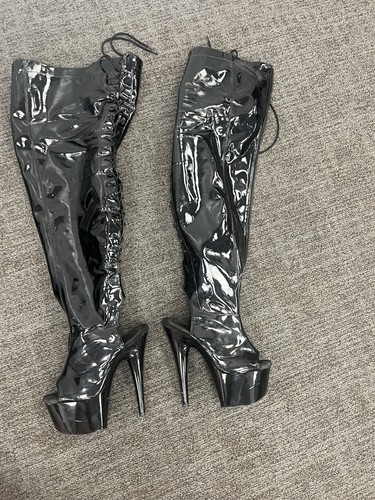 Heavily worn pleaser - heavily,