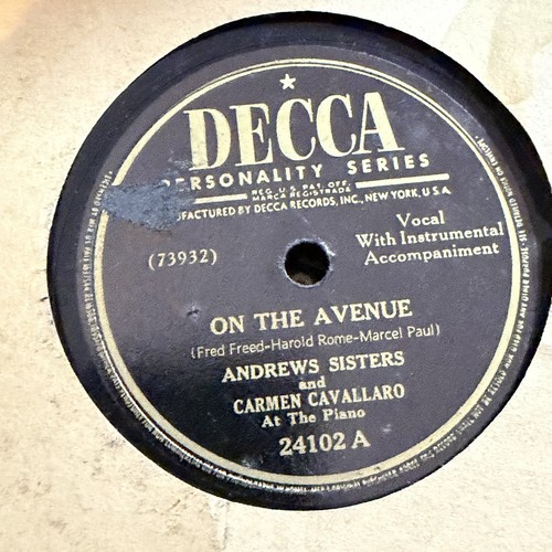Andrews sisters the avenue - on,