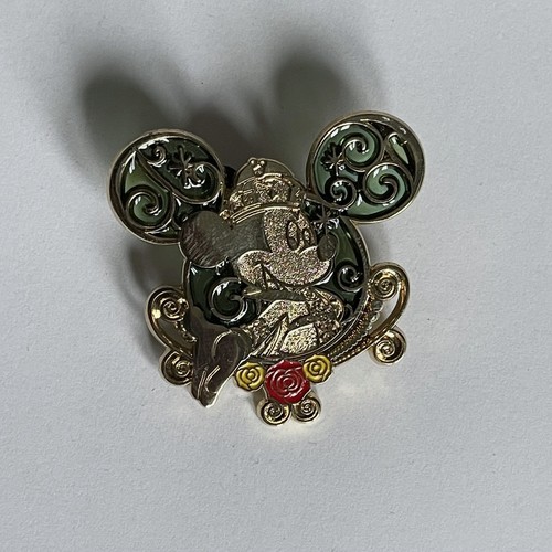 Hong kong disneyland - pin, badge