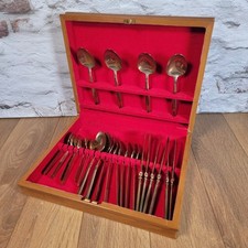 24 Piece, 6 Person Gold