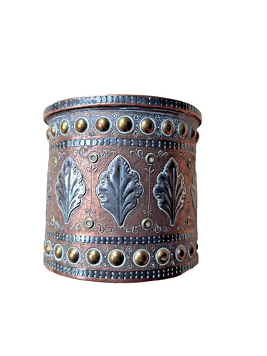 Vintage arts and crafts style