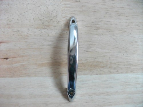 Cabinet pull handle shaped - pull, d