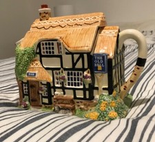 The Leonardo Collection Teapot "The Old Bell".  (Shipping to UK only)