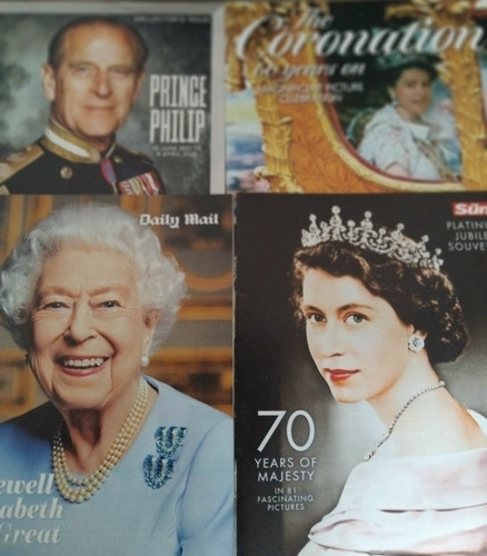 Royal family supplements - /,