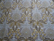 Vintage floral double bedspread 1970s 85"W x 92"L retro campervan cottagecore