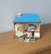 Sylvanian families toy shop - families,
