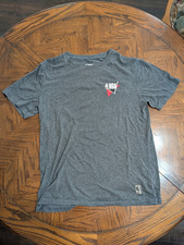 NBA T-Shirt - Men's Medium -