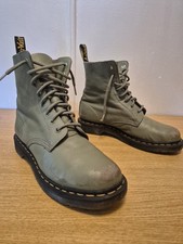 Doctor Martens Eight Hole 10872 WOLF Grey UK7 EUR41 soft leather boots