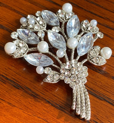 Vintage flower bouquet brooch - flower,
