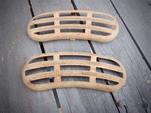 Lambretta side panel grills - side,