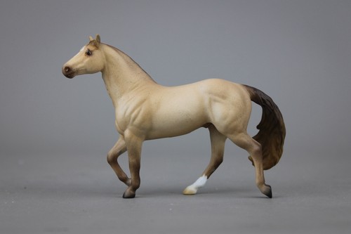 Breyer stablemate smart - smart, chic