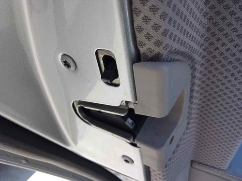 Left rear door lock - door,