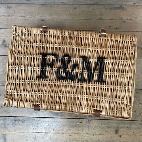 Fortnum mason m - f&m, medium