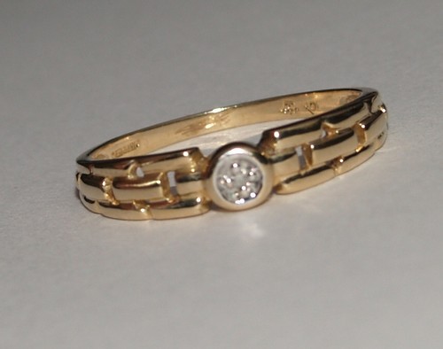 9ct yellow gold - yellow, diamond