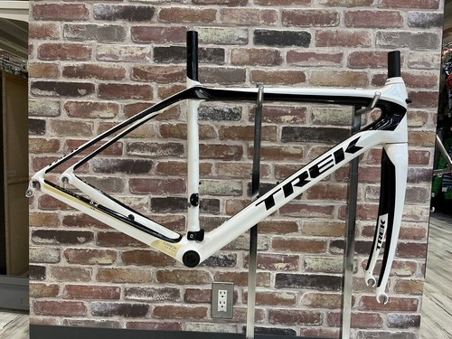Trek domane road bike - road,