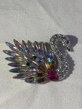 VINTAGE SILVER TONE SWAN