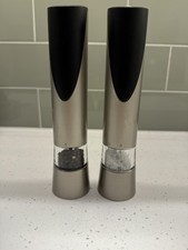 Cole And Mason Electronic Salt And Pepper Mill Gift Set Battery operated 