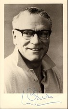 LAURENCE OLIVIER - PHOTOGRAPH SIGNED