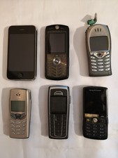 Bundle of 6 Vintage mobile Phones, Nokia, IPhone, Motorola And Sony Ericsson