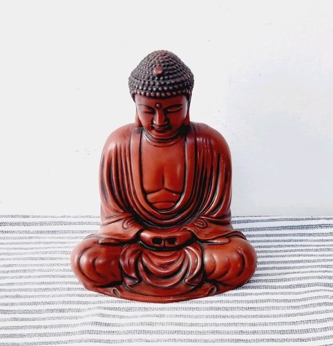 Vintage red resin meditating - red,