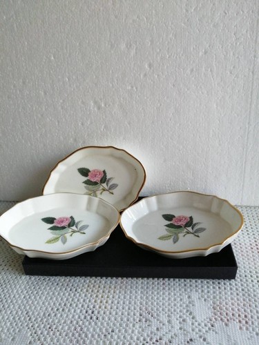 Wedgwood bone china - x,