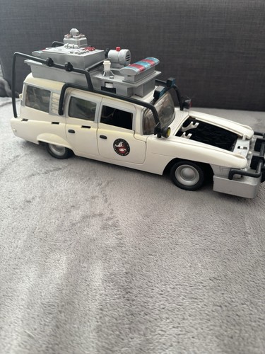 Extreme ecto ghostbusters car - ecto,