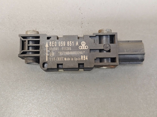 Audi crash impact - b7, sensor