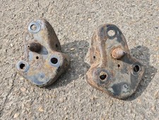 FORD FIESTA MK6 AXLE BEAM MOUNTING BRACKETS BUSH MOUNT AXLE TO CHASSIS ALL MODEL