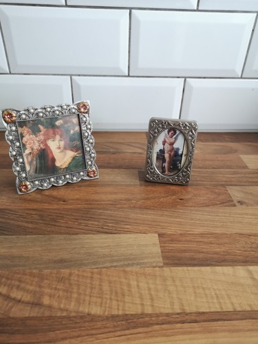 Silver tone frame - 2x, silver-tone