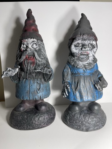 Zombie garden gnomes - garden,