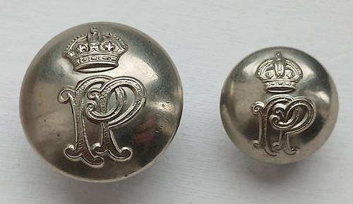 Pair obsolete kings - kings, crown