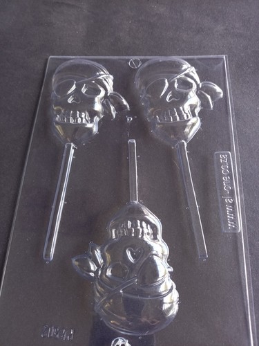 Pirate skull chocolate - on, 1