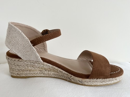 Tan low heel wedge - tan,