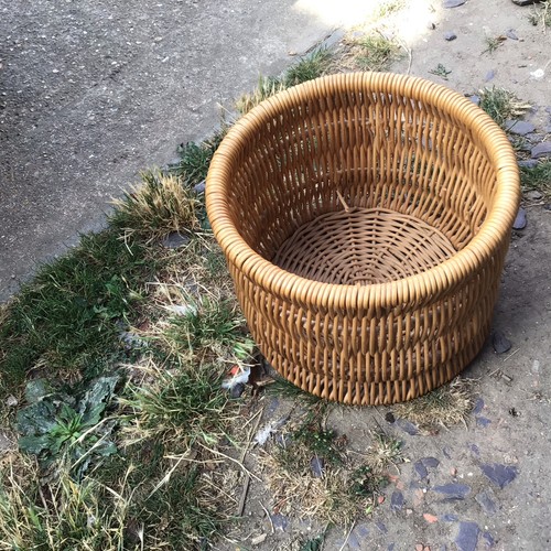 Small round wicker - small,