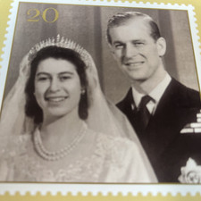 ROYAL MAIL STAMP CARD - GOLDEN WEDDING ANNIVERSARY 1997 (QUEEN ELIZABETH II)