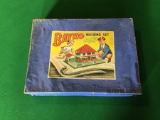 Vintage 1950s Bayko Building