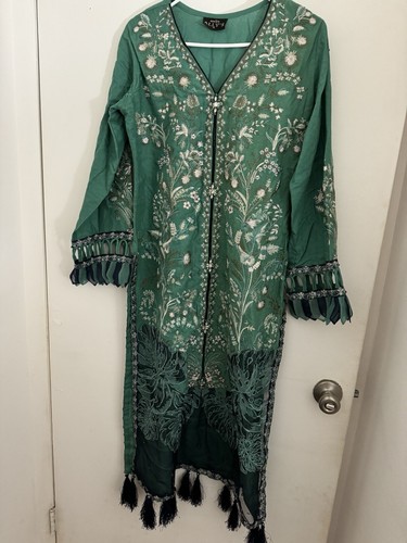 Pakistani shalwar kameez used - pakistani,