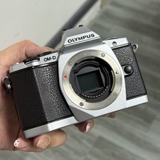 Olympus OM-D E-M5 16.1MP